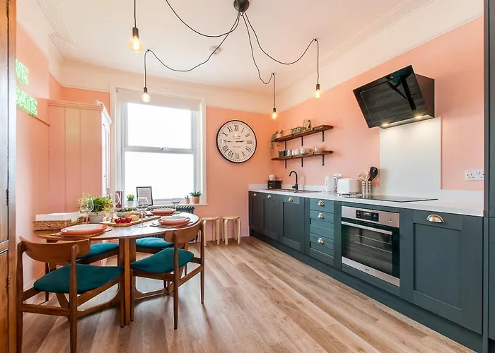 Queen Palm Apartment - Margate - 3 Mins Walk To Beach
